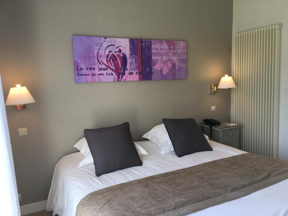 Logis Hotel Val De Vienne Le Vigeant ภายนอก รูปภาพ
