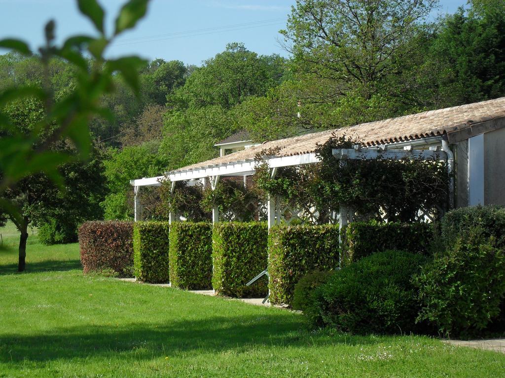 Logis Hotel Val De Vienne Le Vigeant ภายนอก รูปภาพ
