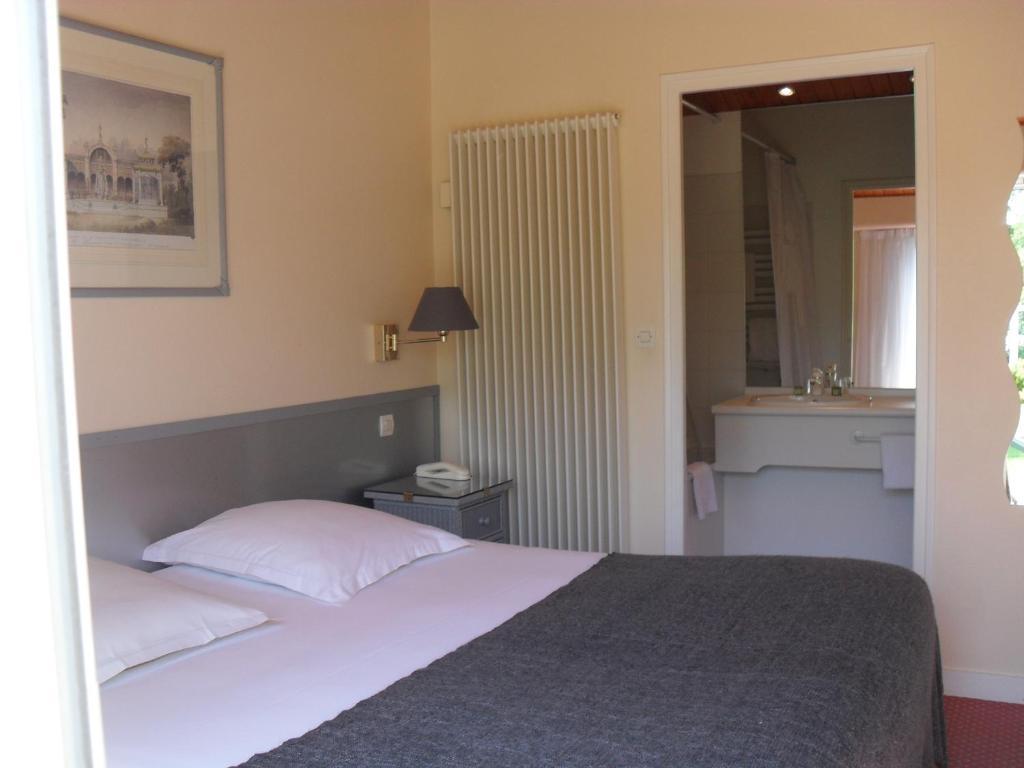 Logis Hotel Val De Vienne Le Vigeant ห้อง รูปภาพ