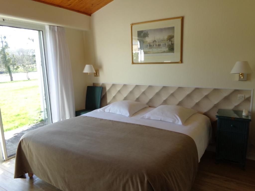 Logis Hotel Val De Vienne Le Vigeant ห้อง รูปภาพ