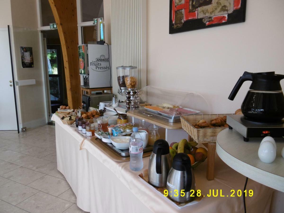 Logis Hotel Val De Vienne Le Vigeant ภายนอก รูปภาพ