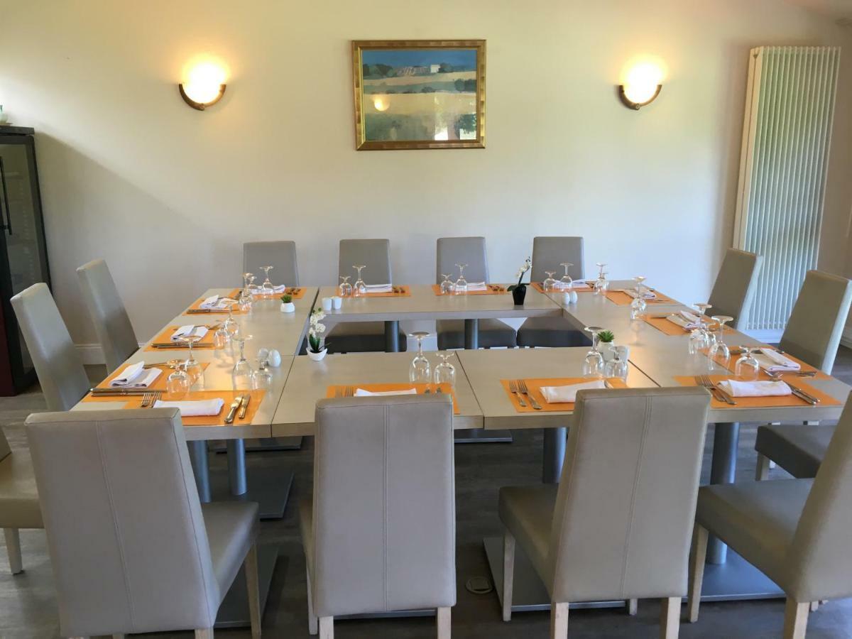 Logis Hotel Val De Vienne Le Vigeant ภายนอก รูปภาพ