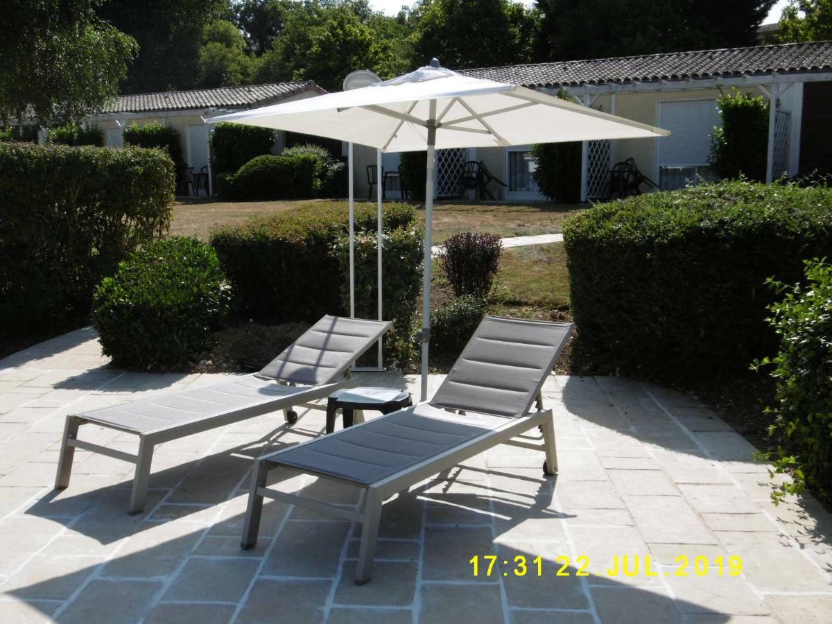 Logis Hotel Val De Vienne Le Vigeant ภายนอก รูปภาพ