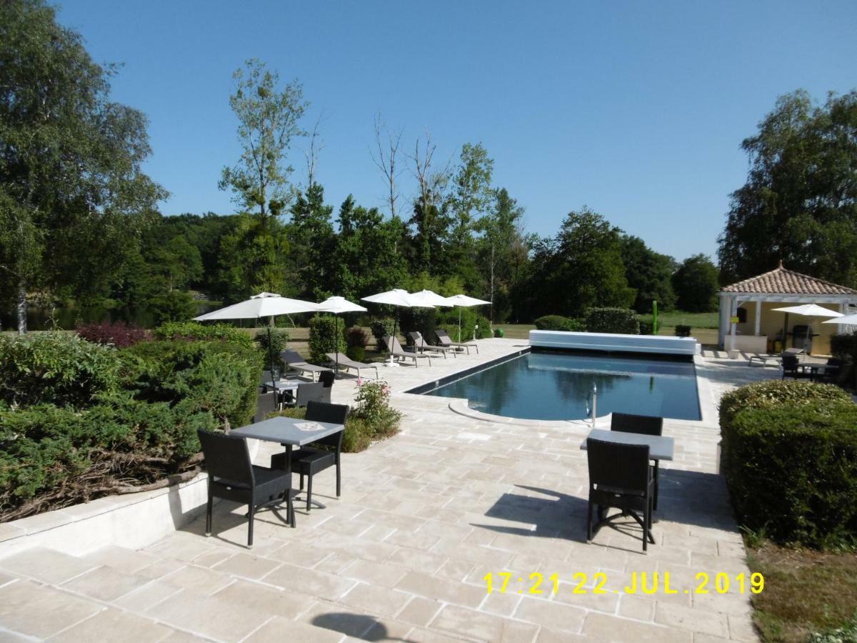 Logis Hotel Val De Vienne Le Vigeant ภายนอก รูปภาพ