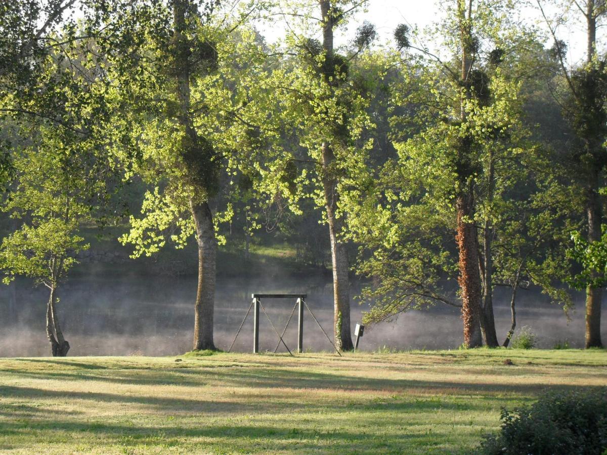 Logis Hotel Val De Vienne Le Vigeant ภายนอก รูปภาพ