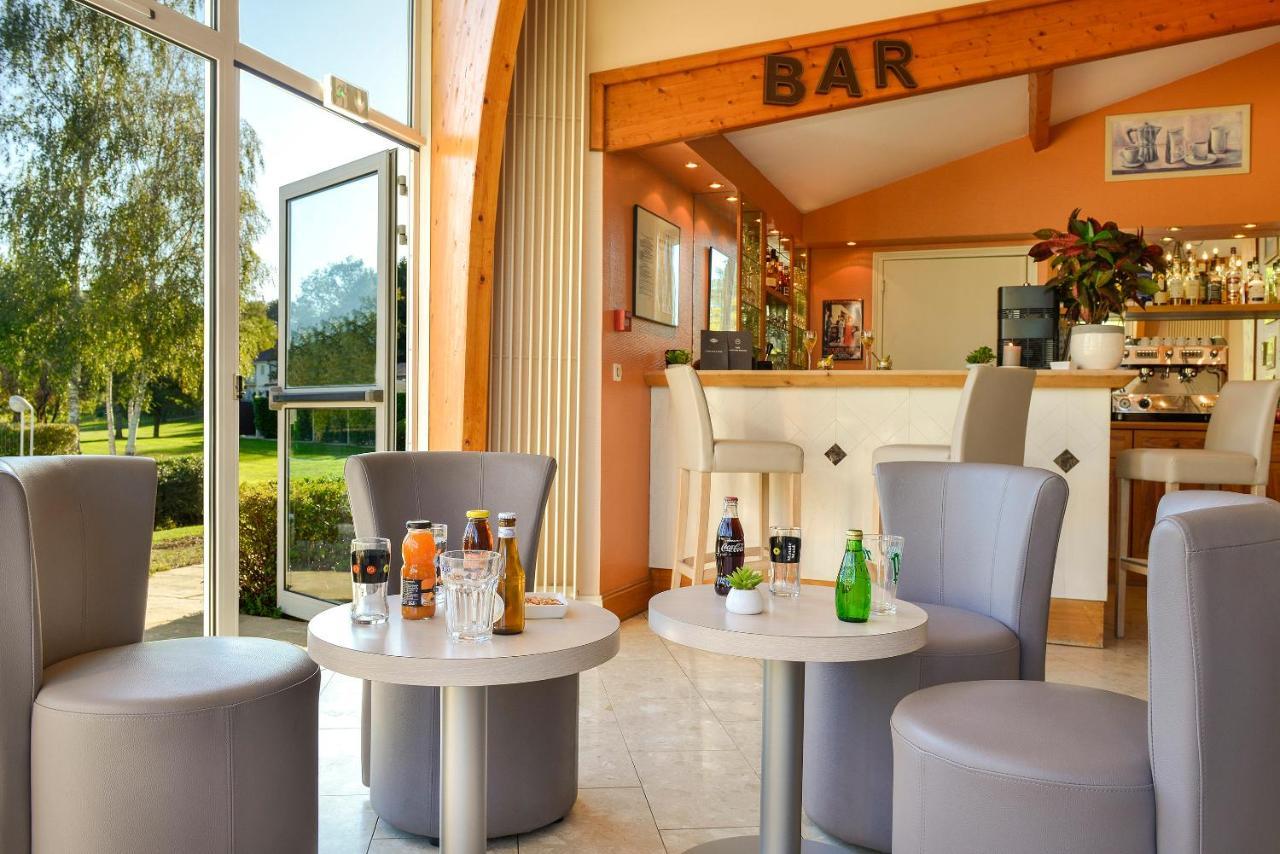 Logis Hotel Val De Vienne Le Vigeant ภายนอก รูปภาพ