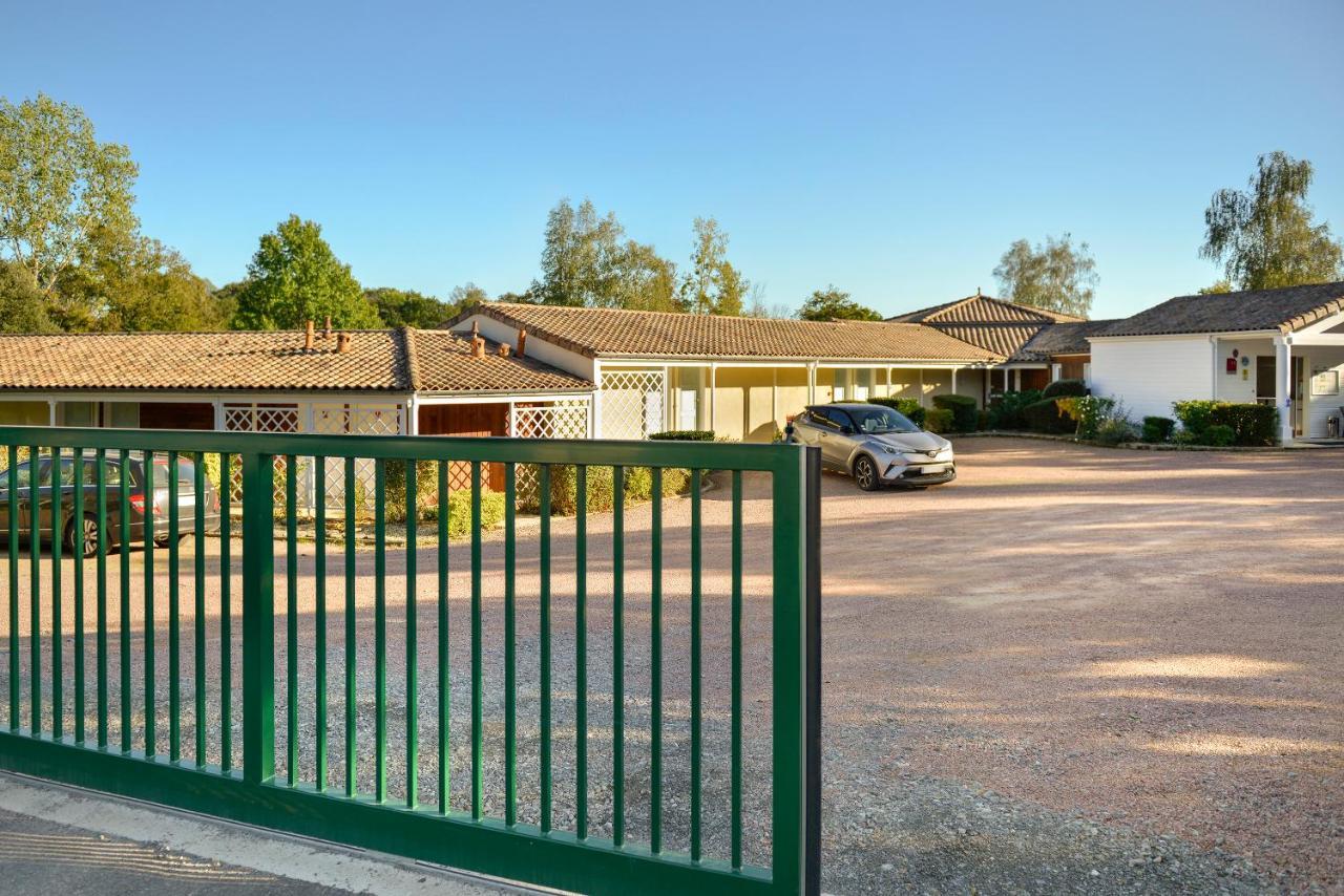 Logis Hotel Val De Vienne Le Vigeant ภายนอก รูปภาพ